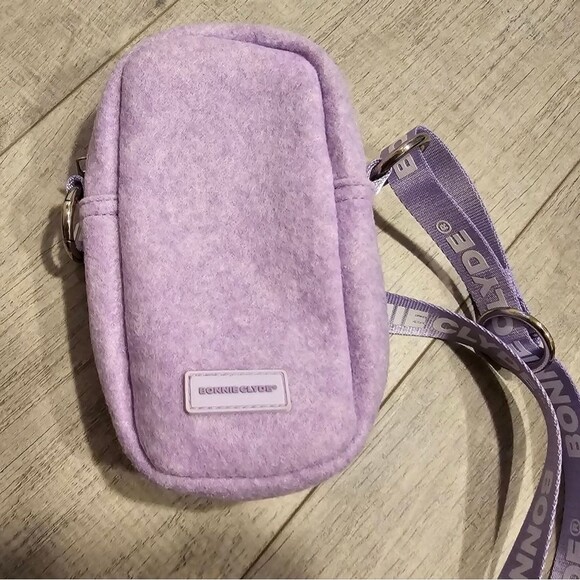 Bonnie Clyde Lavender Zip Top Small Crossbody Bag with Adjustable Strap NWOT - Picture 2 of 11